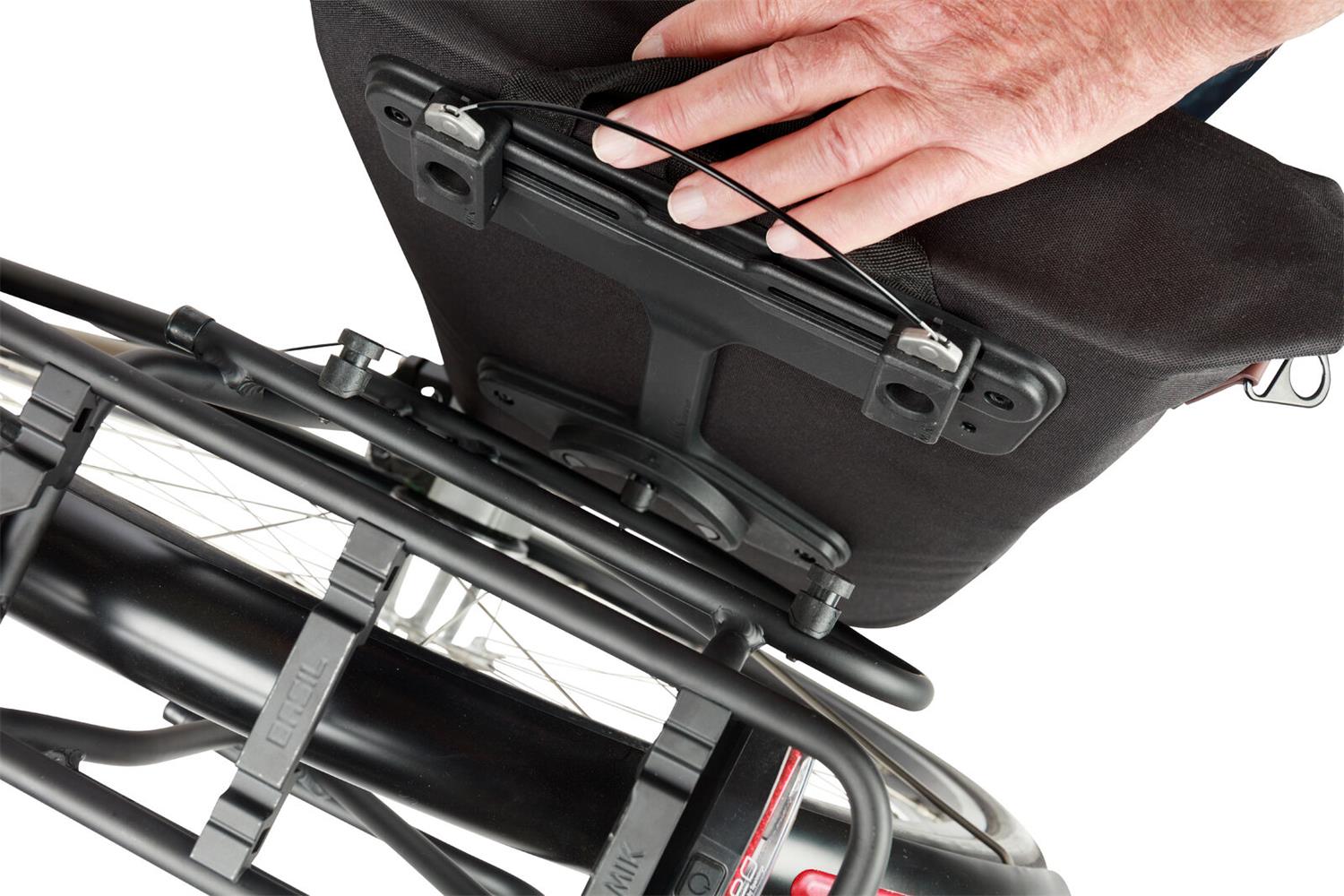 18356 Basil City bicycle shopper MIK studs black_7