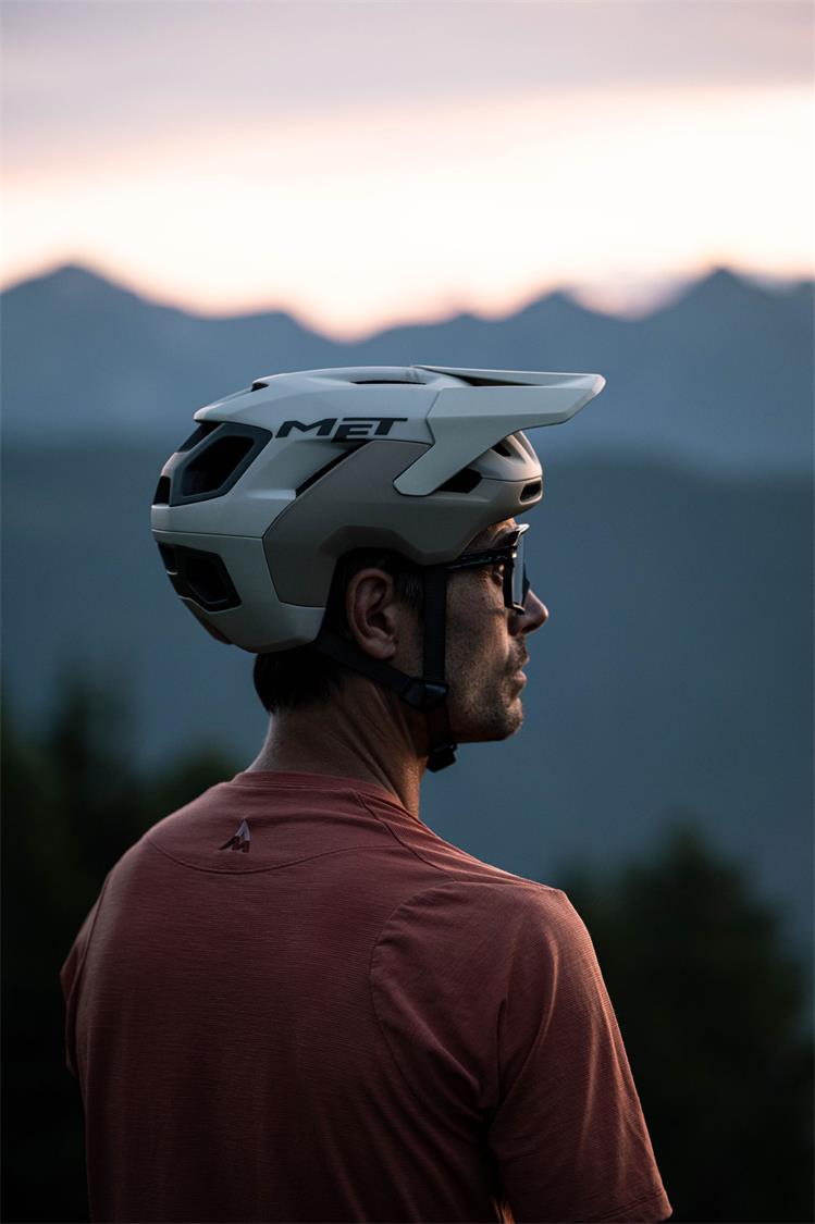 MET Revo Mips 13