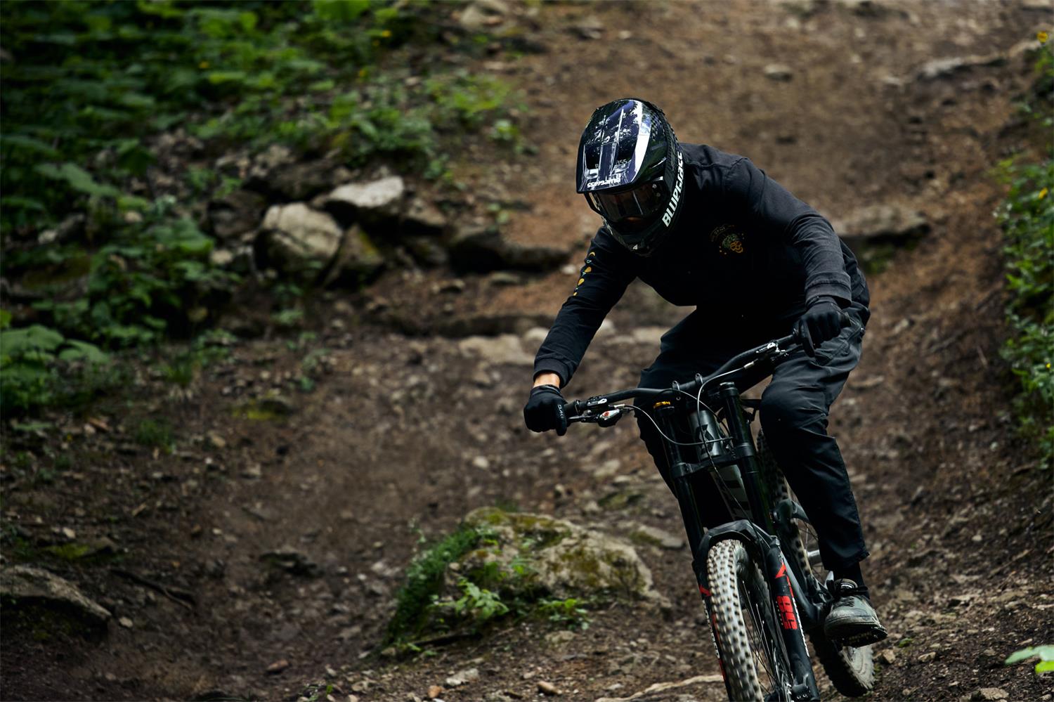 Bluegrass Legit carbon MIPs Black 12