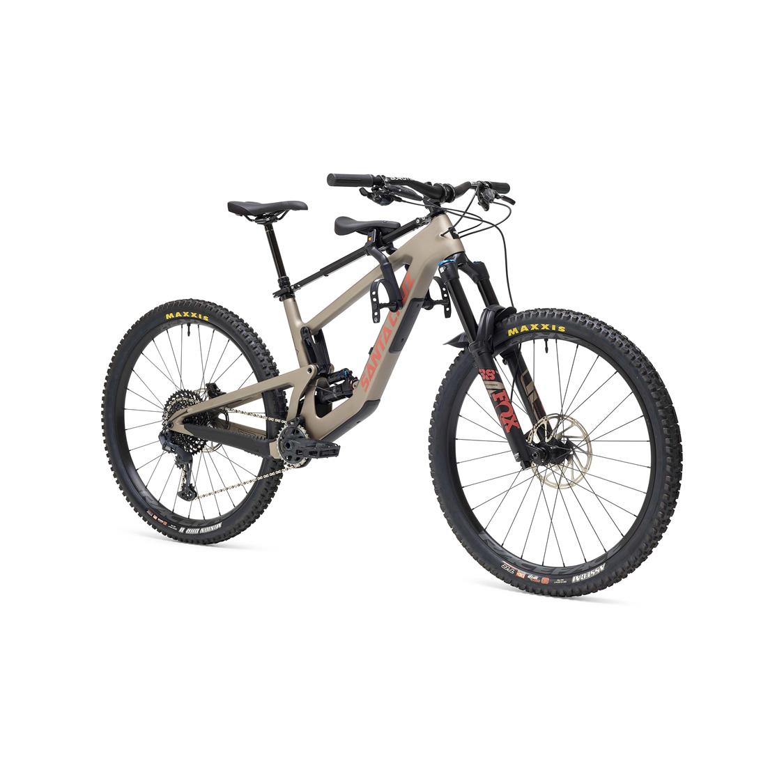 1_1_pro_seat_gen2_right_45_white_background (1)