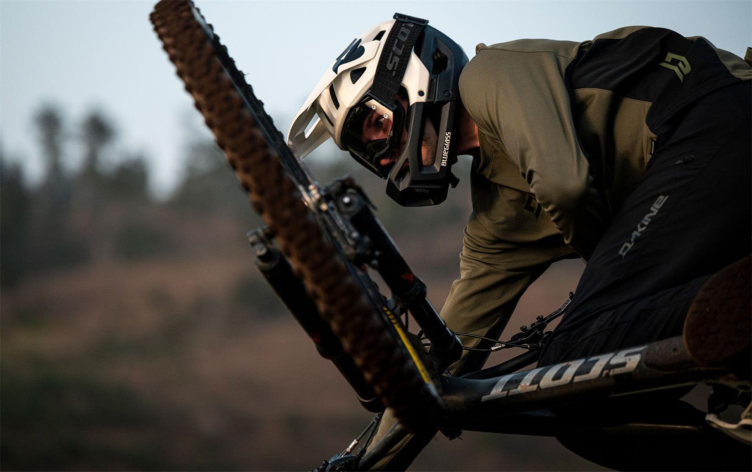 Bluegrass vanguard Core MIPS 1