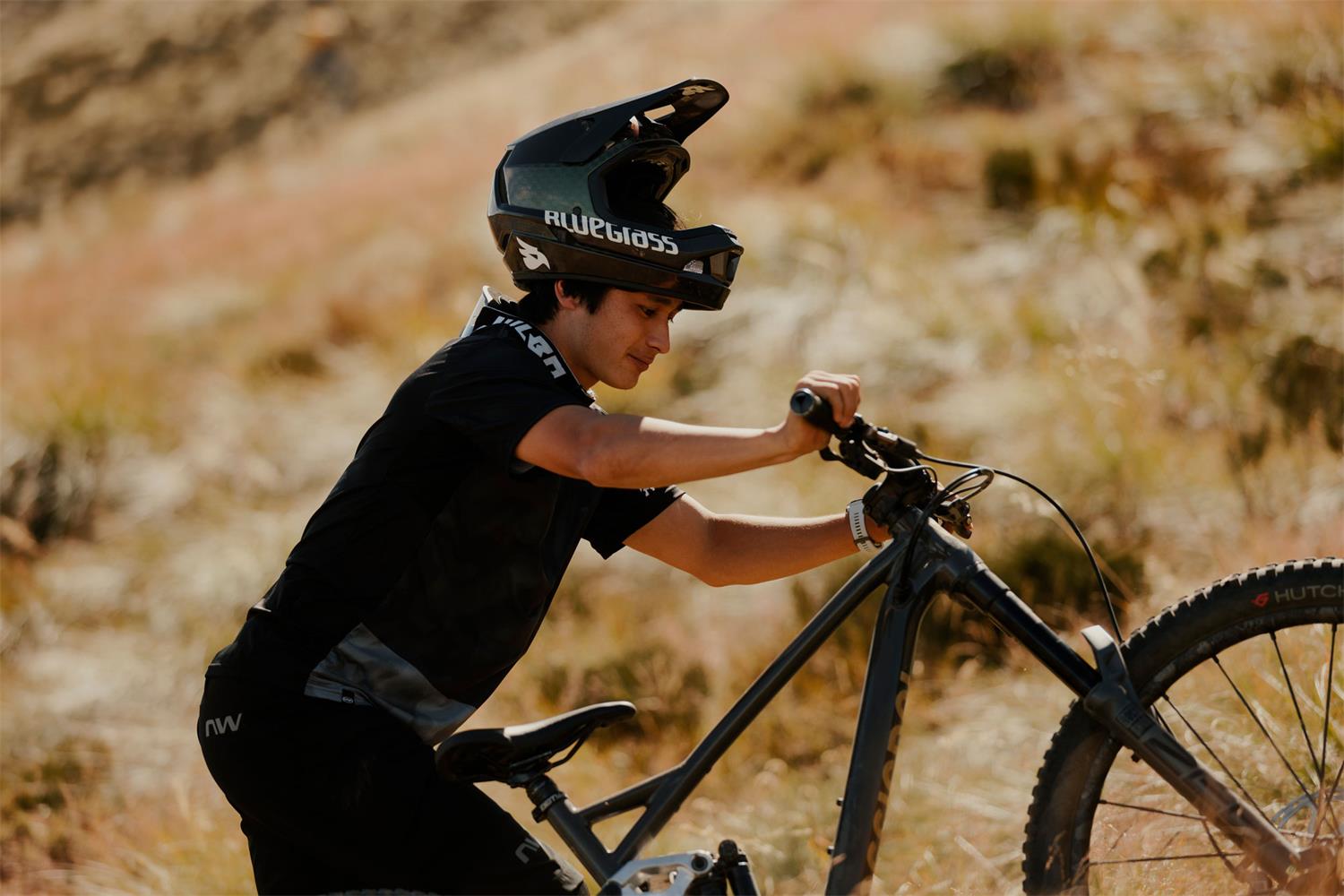 Bluegrass Legit carbon MIPs Black 11