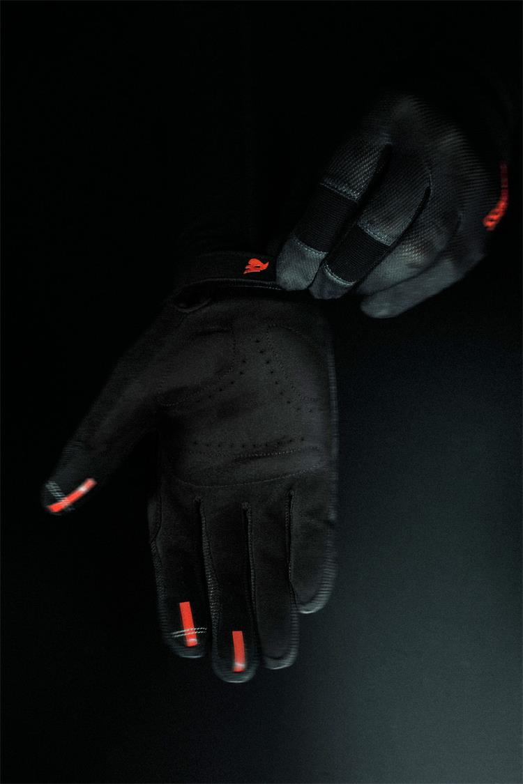 Bluegrass React Gloves Black 4