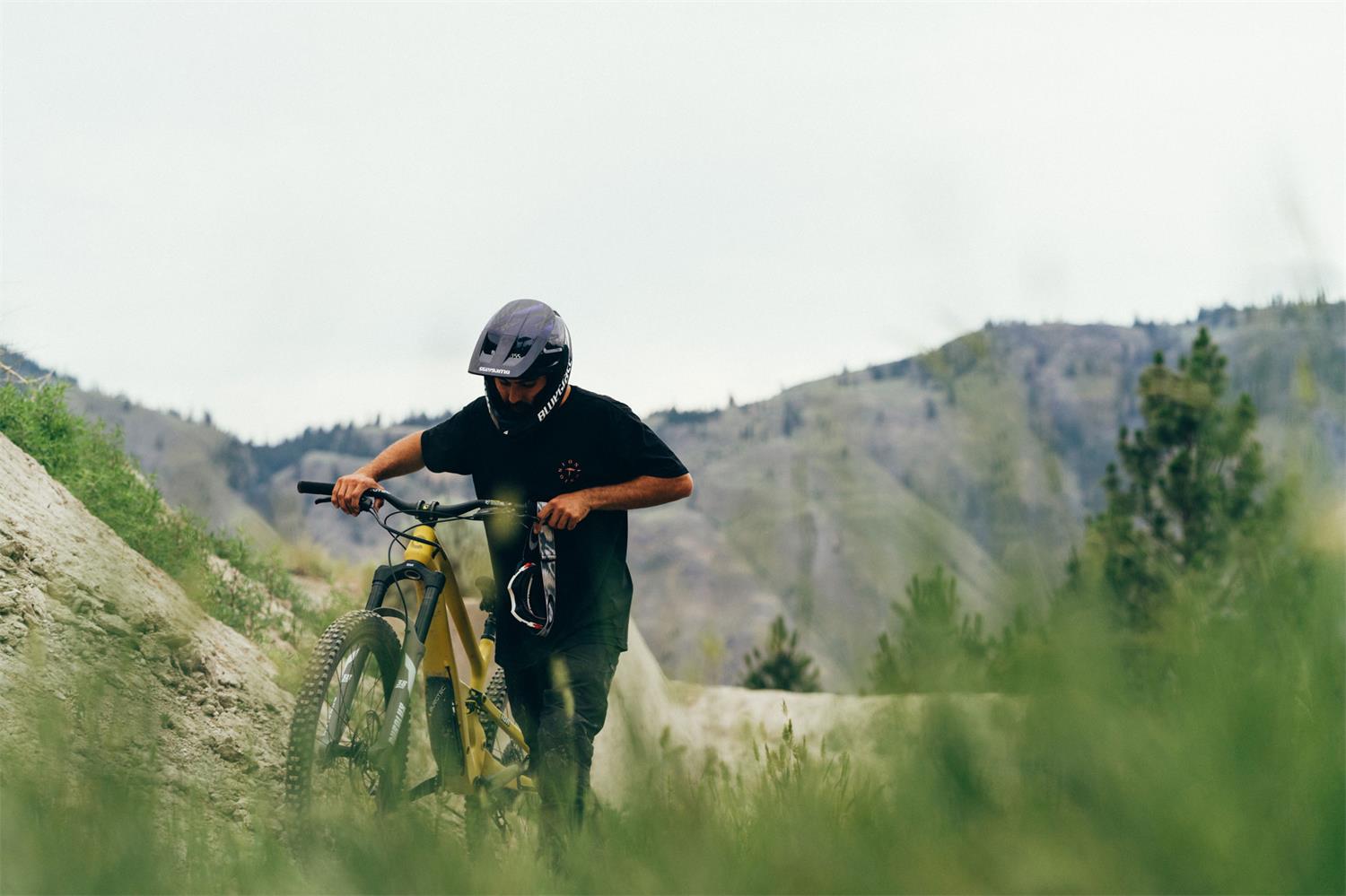 Bluegrass Legit carbon MIPs Black 10